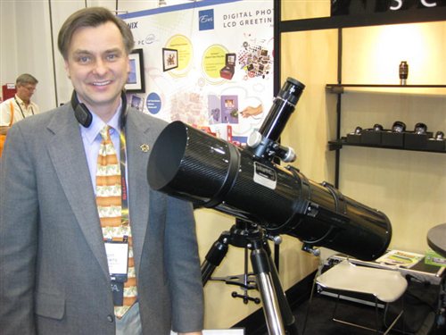 Scott Roberts and the David Levy Comet Hunter telescope